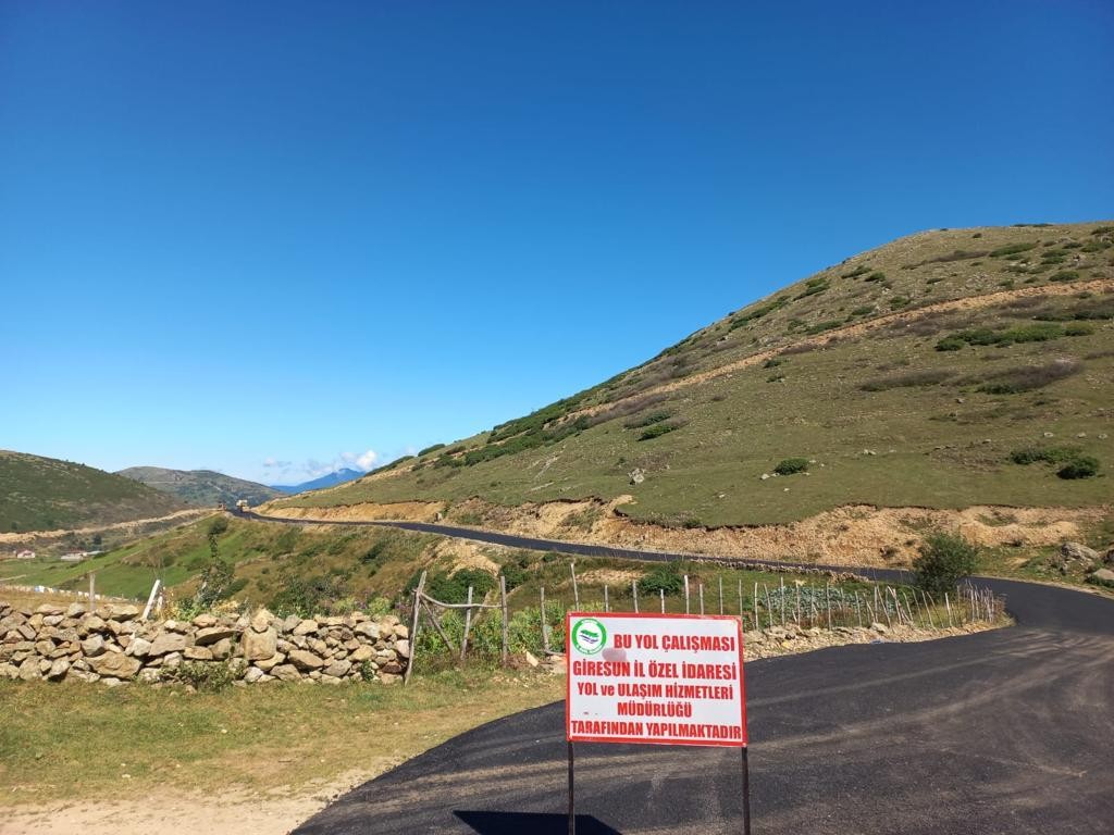 Doğu Karadeniz’de turizm merkezlerinin bir birine bağlanması amaçlanarak DOKAP tarafından başlatılan Yeşil Yol Projesinin Giresun etabında sona yaklaşıldı