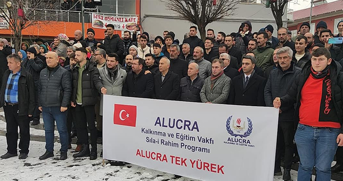 Bin kilometre yol kat ederek 25 Otobüsle Alucra’ya geldiler
