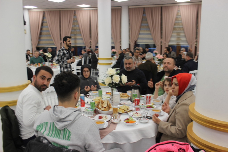 İş Adamı Ömer Kılıç Geleneksel İftar Programını Gerçekleştirdi