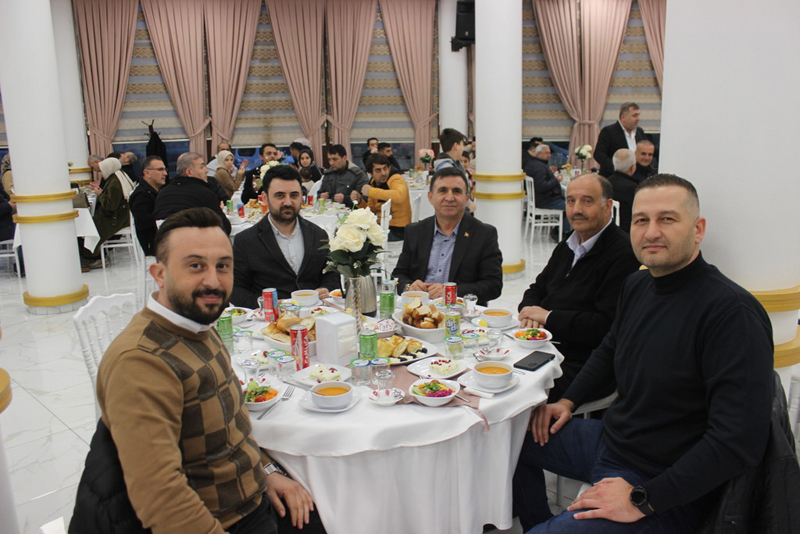 İş Adamı Ömer Kılıç Geleneksel İftar Programını Gerçekleştirdi