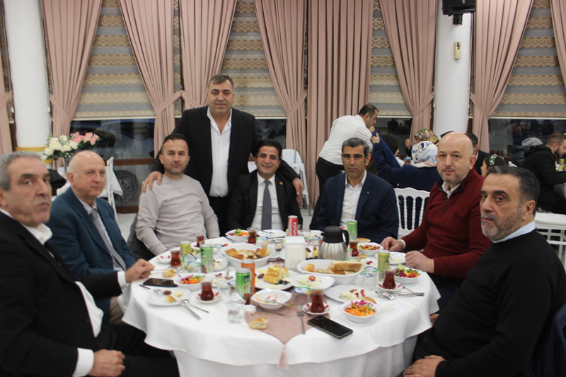 İş Adamı Ömer Kılıç Geleneksel İftar Programını Gerçekleştirdi