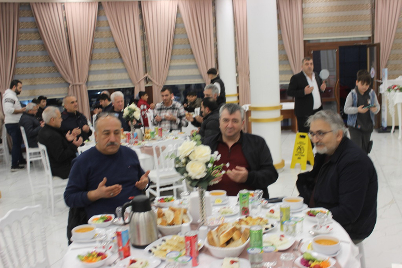 İş Adamı Ömer Kılıç Geleneksel İftar Programını Gerçekleştirdi
