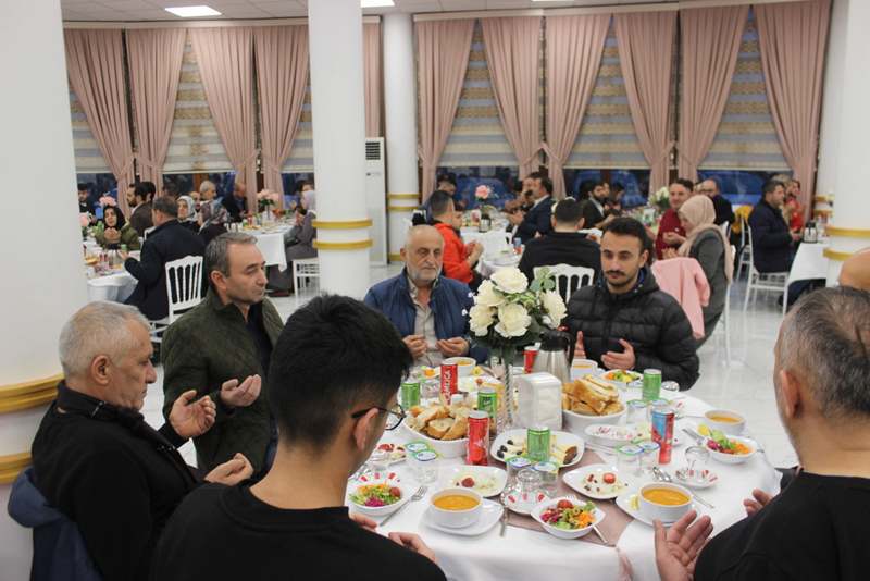 İş Adamı Ömer Kılıç Geleneksel İftar Programını Gerçekleştirdi