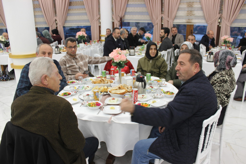İş Adamı Ömer Kılıç Geleneksel İftar Programını Gerçekleştirdi