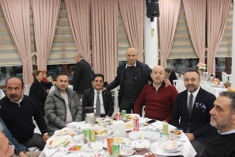 İş Adamı Ömer Kılıç Geleneksel İftar Programını Gerçekleştirdi
