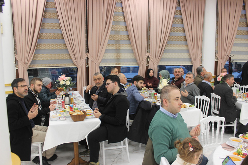 İş Adamı Ömer Kılıç Geleneksel İftar Programını Gerçekleştirdi