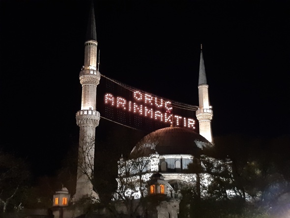 En güzel, resimli Kadir Gecesi mesajlarını sevdiklerinizle paylaşın!