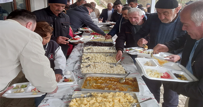Gücer Köyü İftar yemeğinin finalini Bayram kahvaltısıyla tamamladı