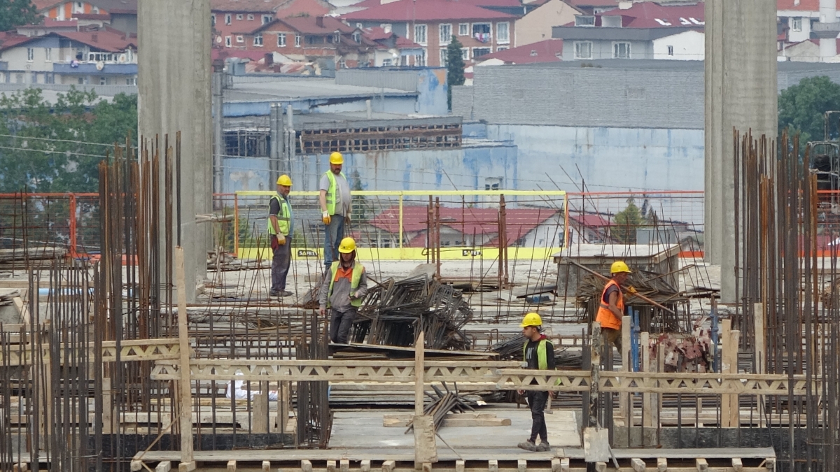 Yapım çalışmalarının devam ettiği hastanenin kaba inşaatının yüzde 95'i tamamlandı, morfoloji binasının ise kaba inşaatı bitti