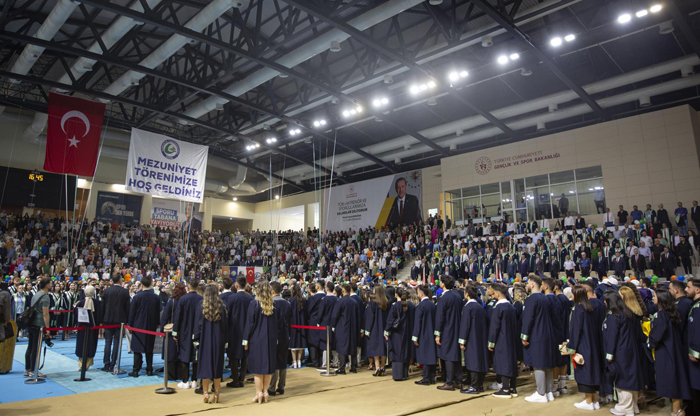 Giresun Üniversitesi 2023 Mezunlarını Uğurladı