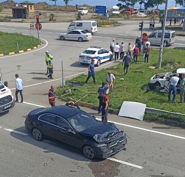 Galatasaraylı futbolcu Barış Alper Yılmaz trafik kazası geçirdi