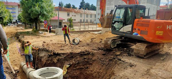 Şebinkarahisar’da altyapı ve kanalizasyon çalışmaları devam ediyor