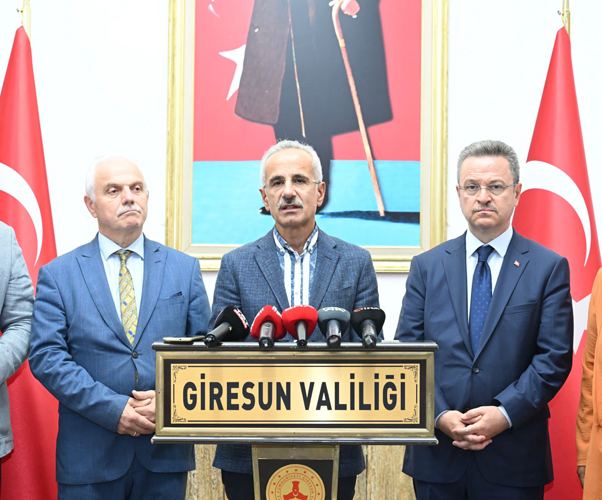 Ulaştırma ve Altyapı Bakanı Abdulkadir Uraloğlu Giresun’da