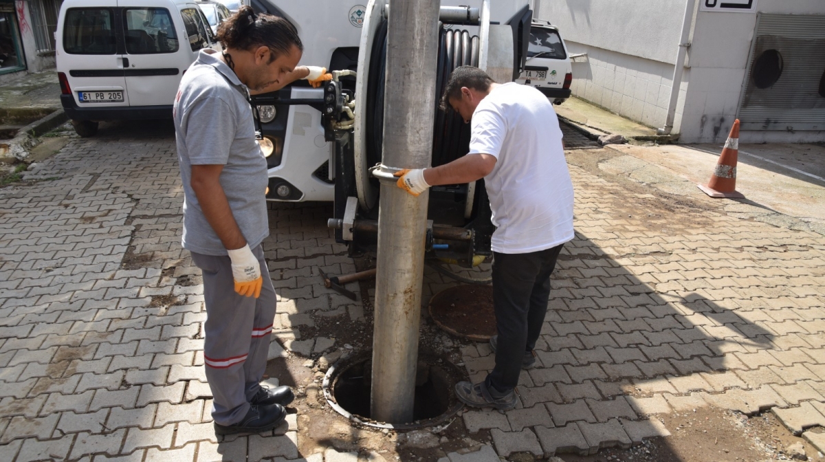 Giresun Belediyesi afetin ilk saatlerinden itibaren aralıksız olarak çalışmalarına devam ediyor.