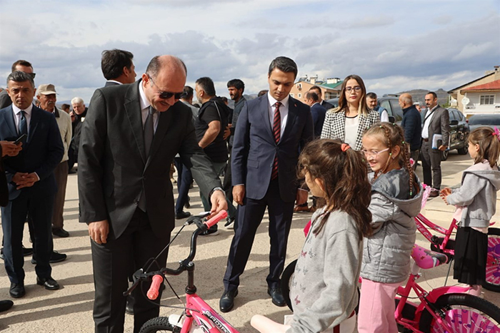 Giresun Valisi Mehmet Fatih Serdengeçti, Alucra ilçesini ziyaret etti
