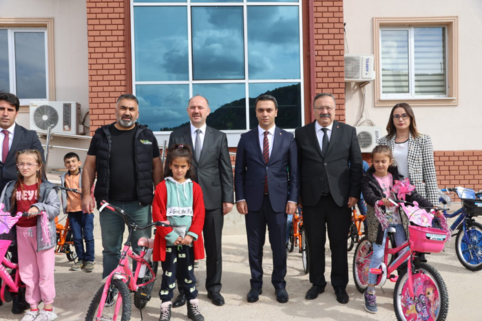 Giresun Valisi Mehmet Fatih Serdengeçti, Alucra ilçesini ziyaret etti