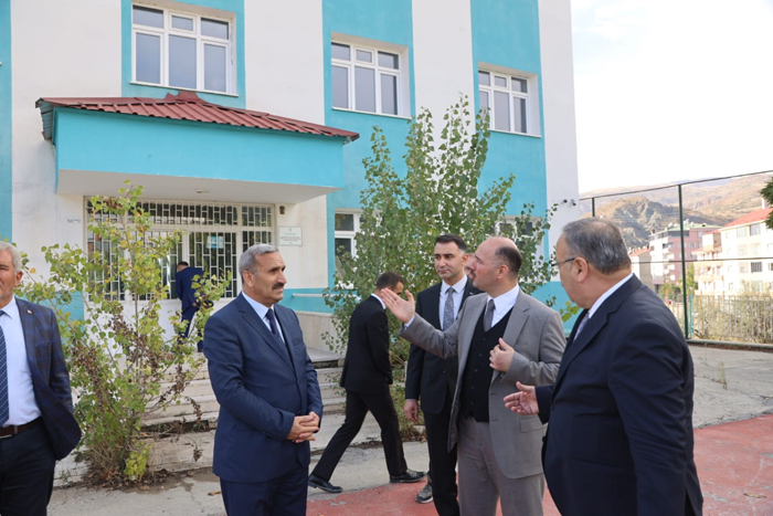 Giresun Valisi Mehmet Fatih Serdengeçti Çamoluk ilçesini ziyaret etti