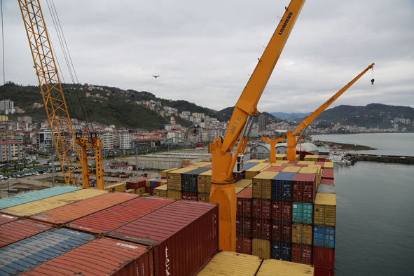 Giresun Limanından ilk konteyner gemisi yola çıktı