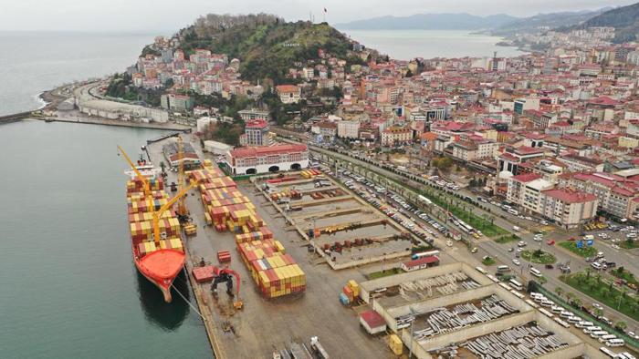 Giresun Limanından ilk konteyner gemisi yola çıktı