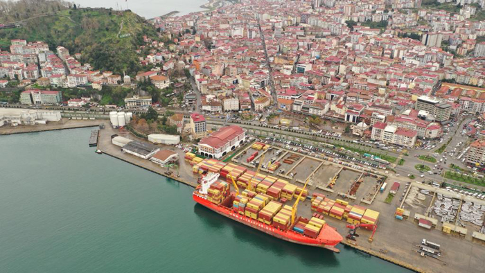 Giresun Limanından ilk konteyner gemisi yola çıktı