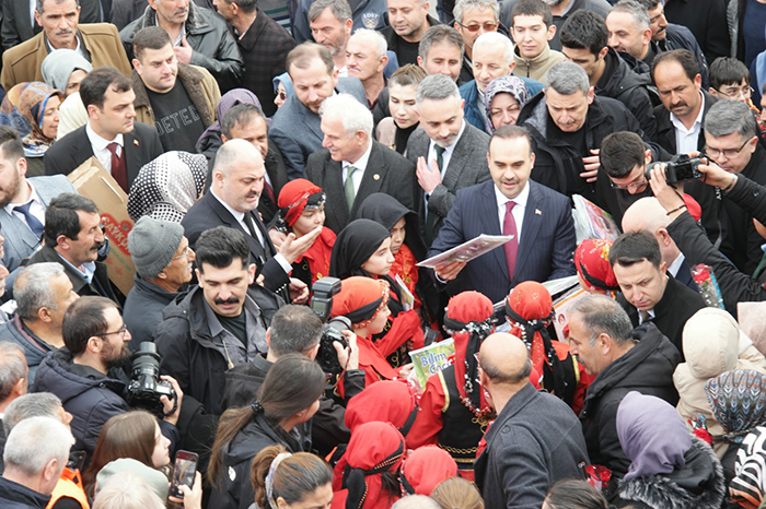 Bakan Kacır’a Baba Ocağı Şebinkarahisar’da sevgi seli