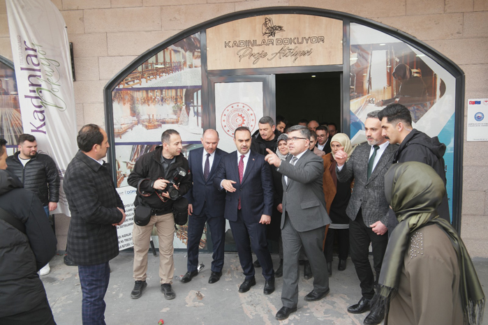 Bakan Kacır’a Baba Ocağı Şebinkarahisar’da sevgi seli