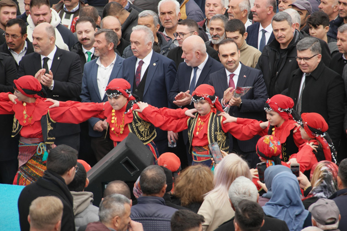 Bakan Kacır’a Baba Ocağı Şebinkarahisar’da sevgi seli