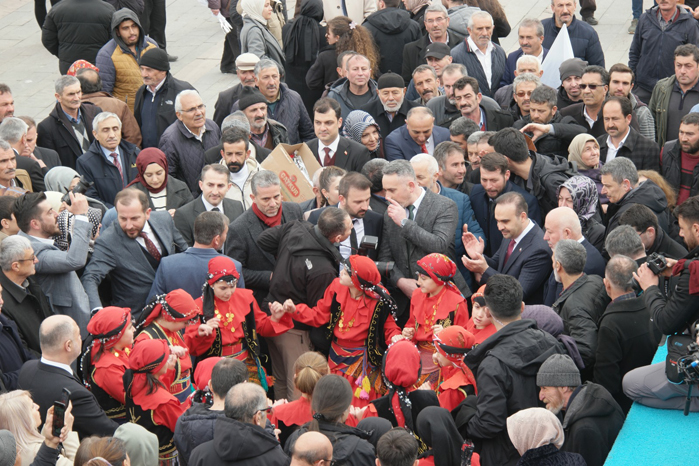 Bakan Kacır’a Baba Ocağı Şebinkarahisar’da sevgi seli