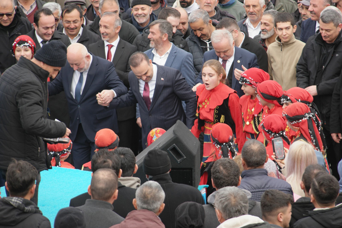 Bakan Kacır’a Baba Ocağı Şebinkarahisar’da sevgi seli