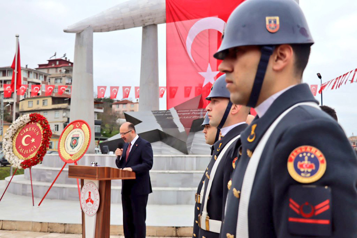 Çanakkale Deniz Zaferi'nin 109. Yıl Dönümü Çelenk Sunma Töreni