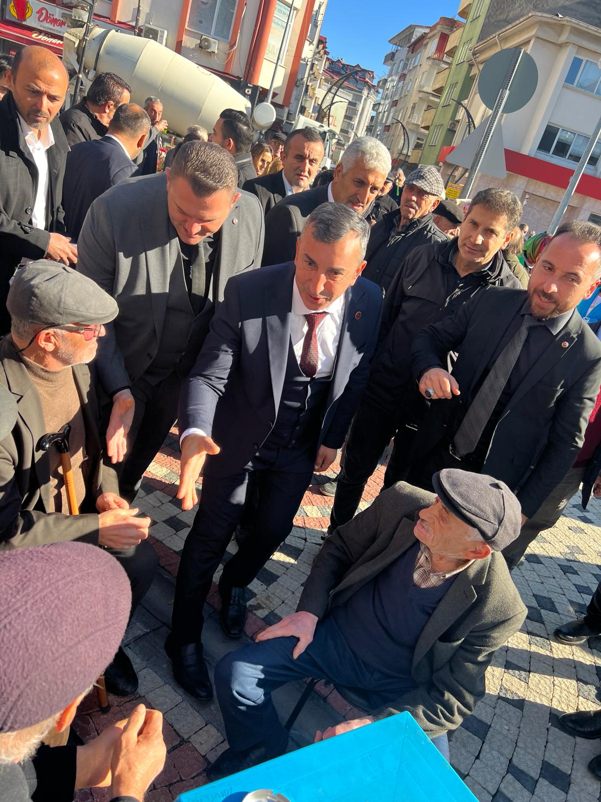 Fatih Alparslan: Esnaf ve vatandaşlarla buluşmalarından özel anlar