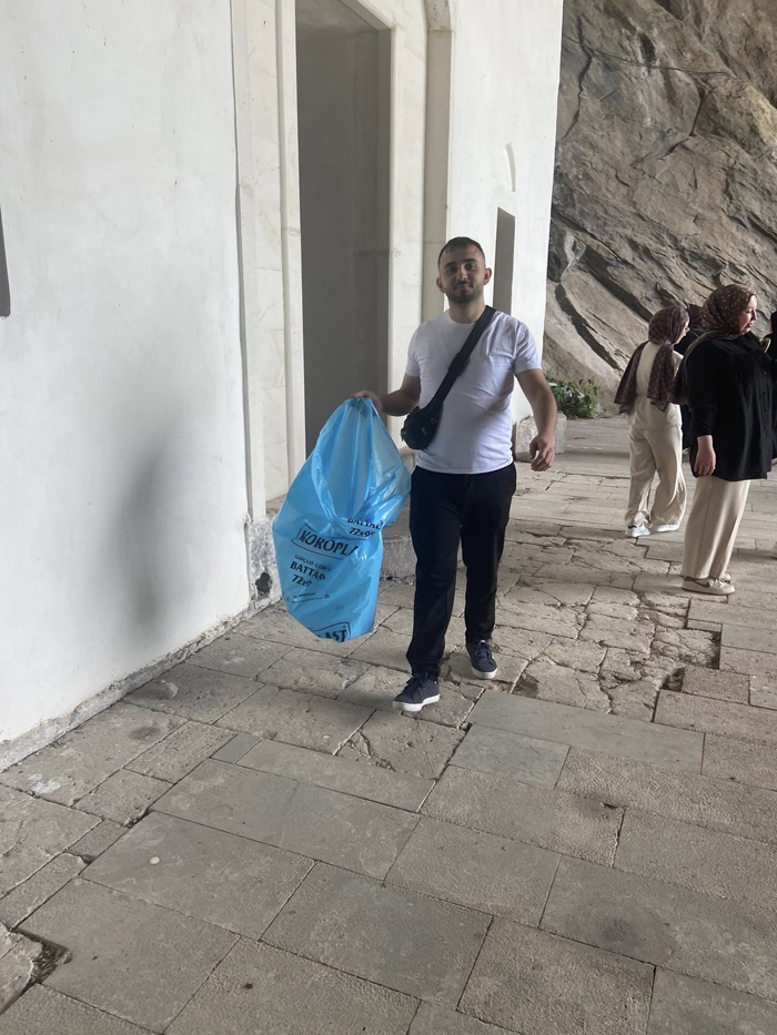 Şebinkarahisarlı Gençlerden Örnek Davranış, Meryemana Manastırı’nda Temizlik Seferberliği