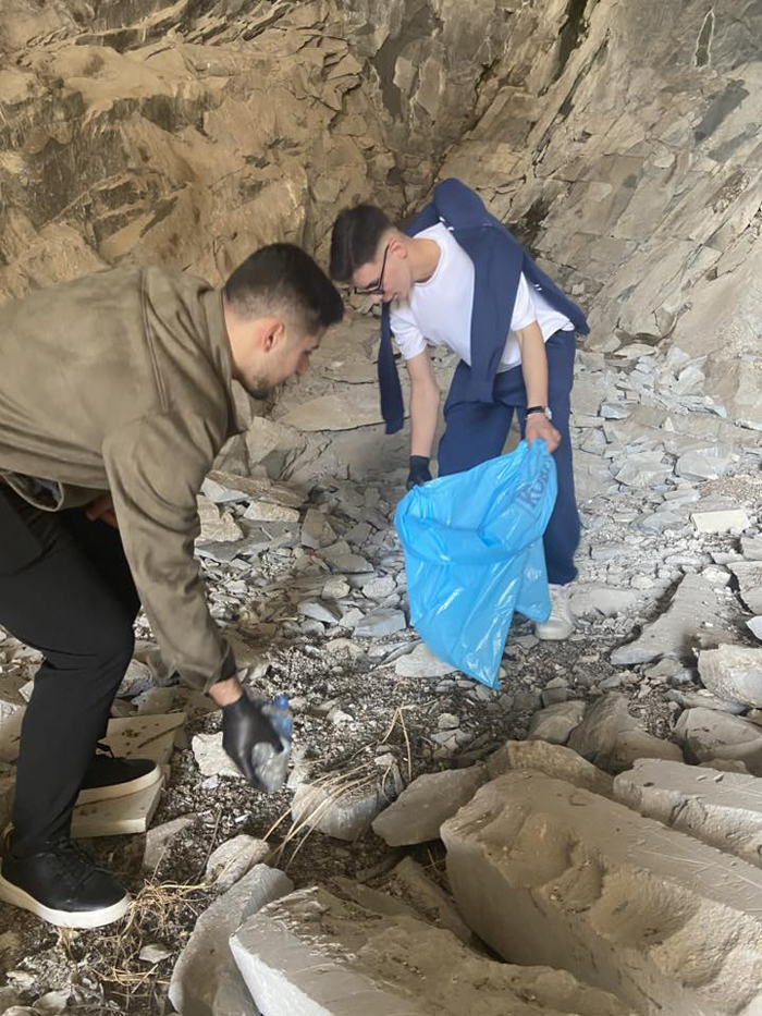 Şebinkarahisarlı Gençlerden Örnek Davranış, Meryemana Manastırı’nda Temizlik Seferberliği