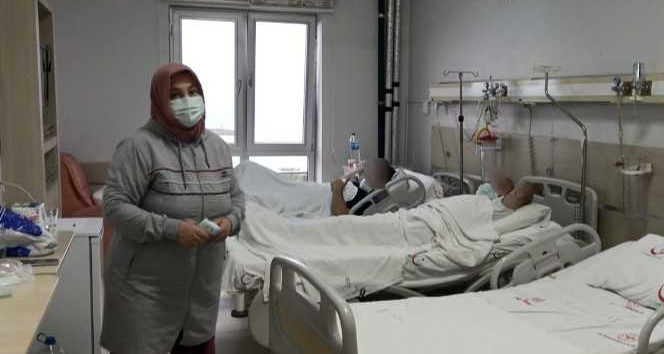 Korona virüse tutulan eşi ve oğlunun hem refakatçisi hem de hemşiresi