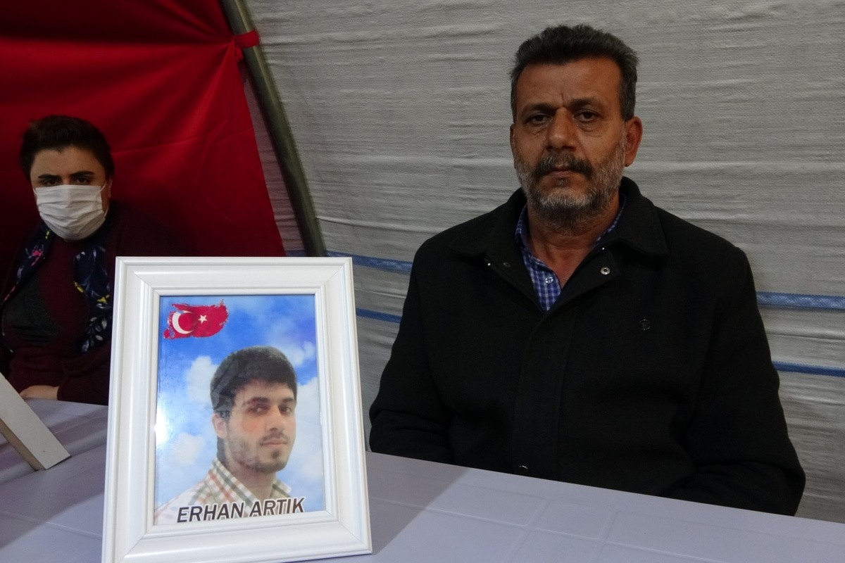 Evlat nöbetindeki baba oğluna kavuşamadan kansere yenik düştü
