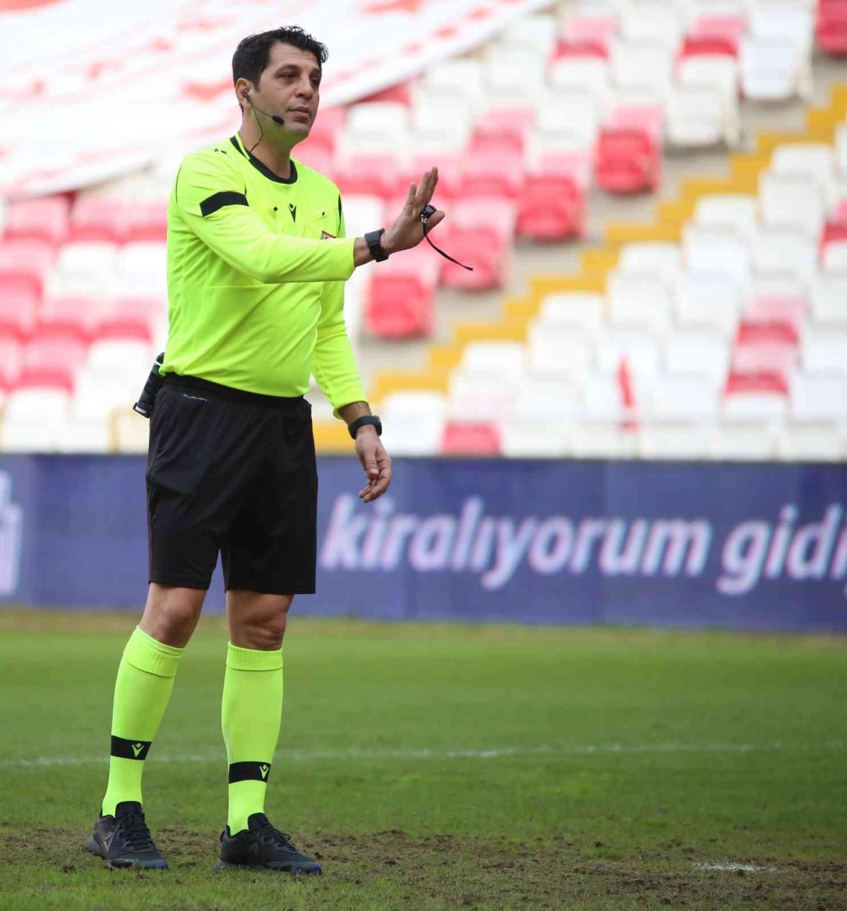 Beşiktaş - Ümraniyespor maçının VAR hakemi Mustafa Öğretmenoğlu
