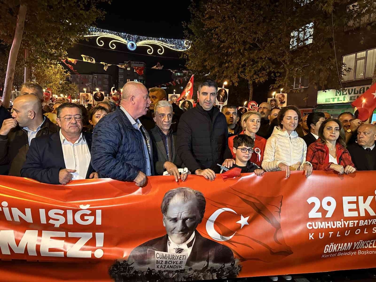 Cumhuriyetin 99’uncu yılı Kartal’da coşkuyla kutlandı
