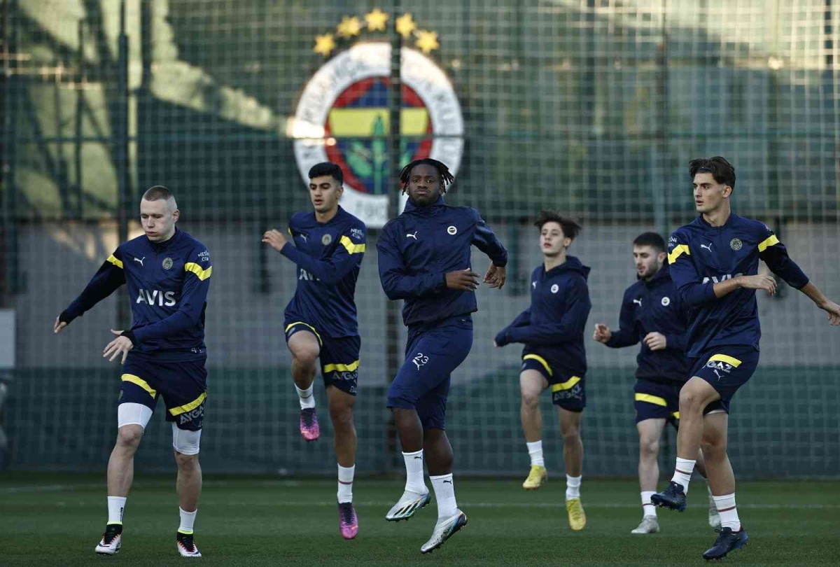 Fenerbahçe, Dinamo Kiev maçı hazırlıklarına başladı
