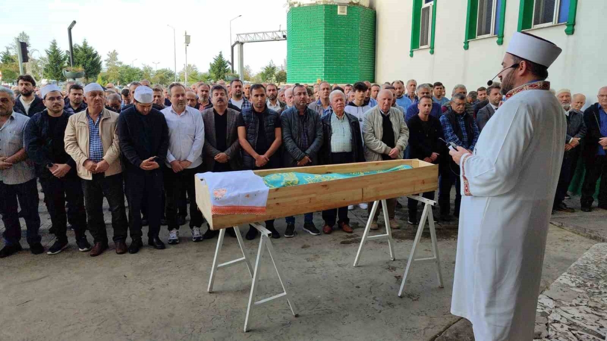 Yaşlı adam arı sokması sonucu hayatını kaybetti
