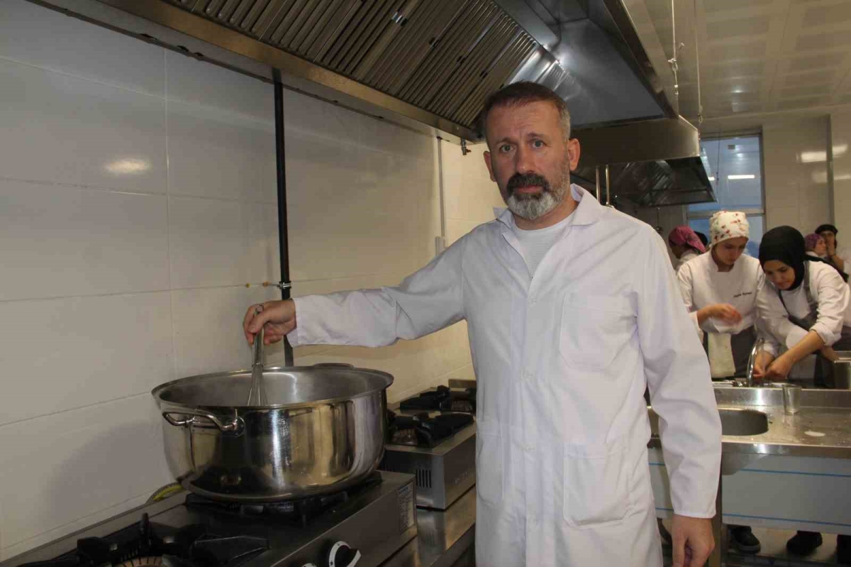 O çorba kara lahana değil beyaz lahana çorbasıymış...
