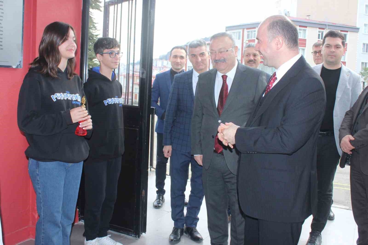 Giresun’da öğrenciler karne heyecanı yaşadı

