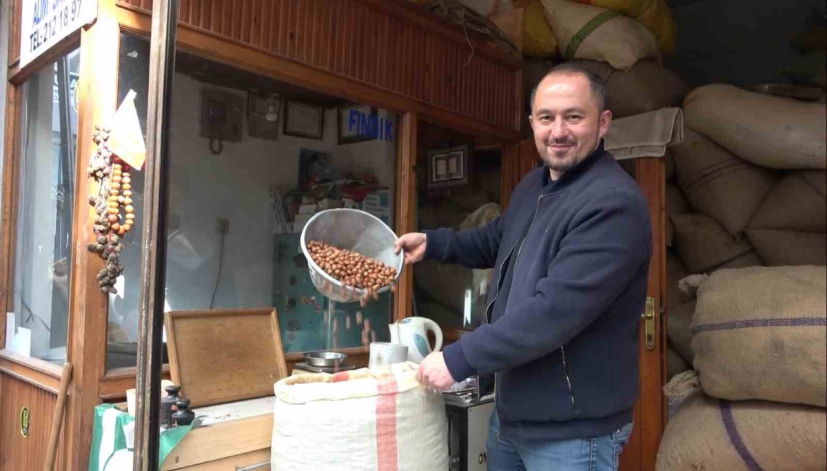 Karanfil sayımı dedikoduları çıktı, fındık fiyatları düştü
