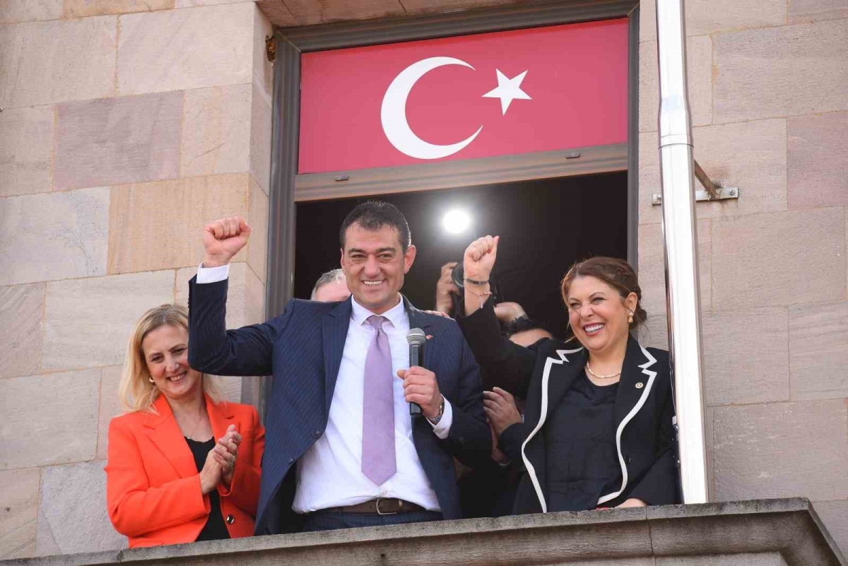 Giresun Belediyesi’nde devir teslim töreni yapıldı
