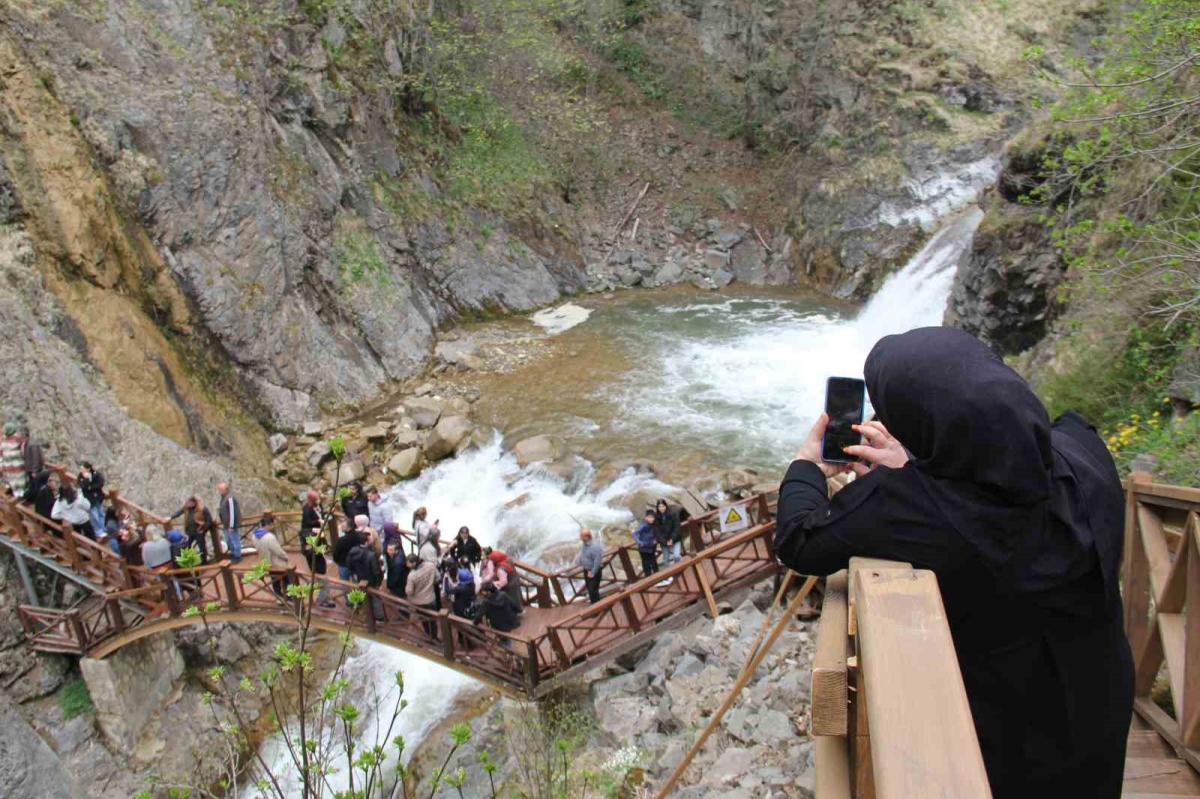 Giresun’un Pamukkalesi’ne ziyaretçi akını
