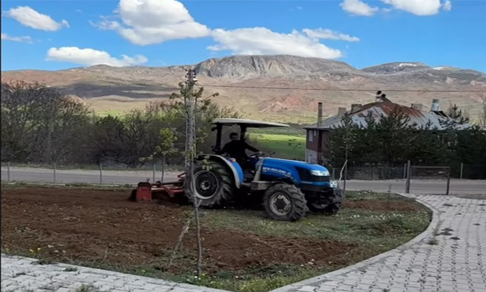 Şebinkarahisar Çiftlik Mahallesi’nde Örnek Çalışma: Muhtarlık Park ve Bahçeler Müdürlüğü Gibi Çalışıyor!
