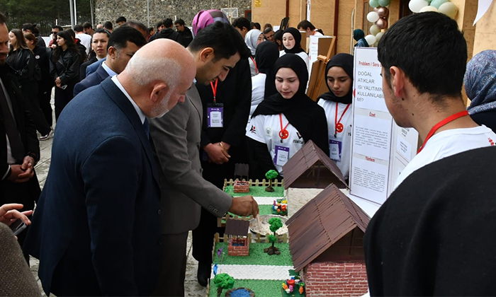 Şebinkarahisar’da Bilim Şöleni: Genç Mucitler Projelerini Sergiledi!