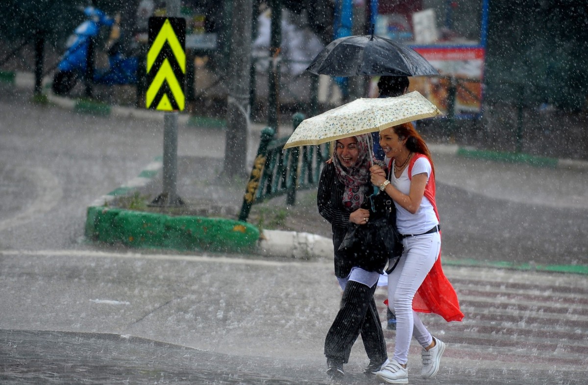 Doğu Karadeniz kıyılarında kuvvetli yağışlara dikkat!   