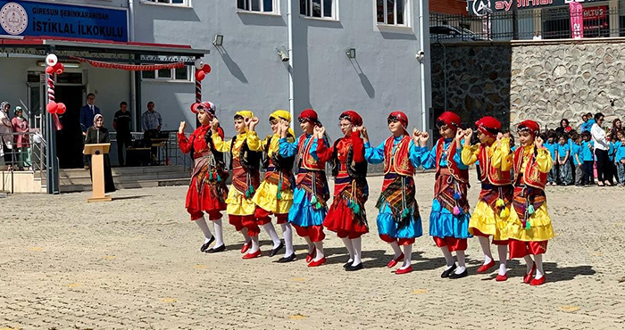 Şebinkarahisar’da İlköğretim haftası coşkuyla kutlandı