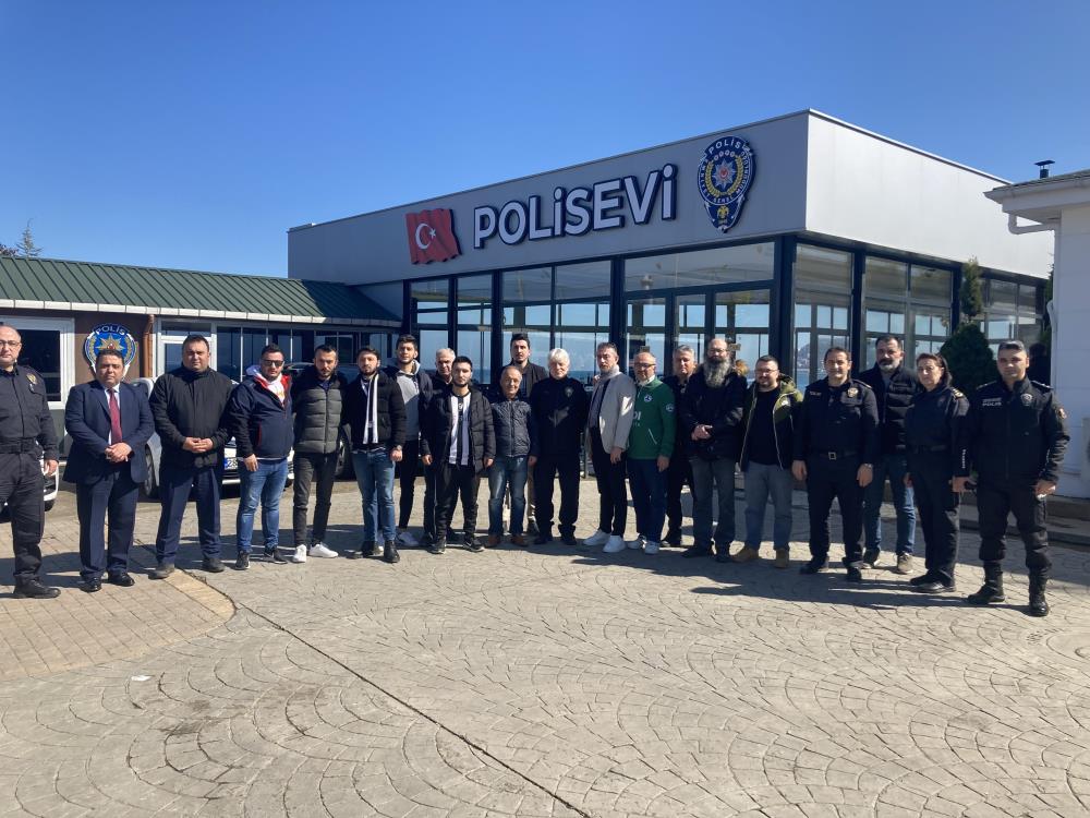 Giresun Emniyet Müdürü Recep Güzelyazıcı, taraftar grubu temsilcileriyle bir araya geldi   