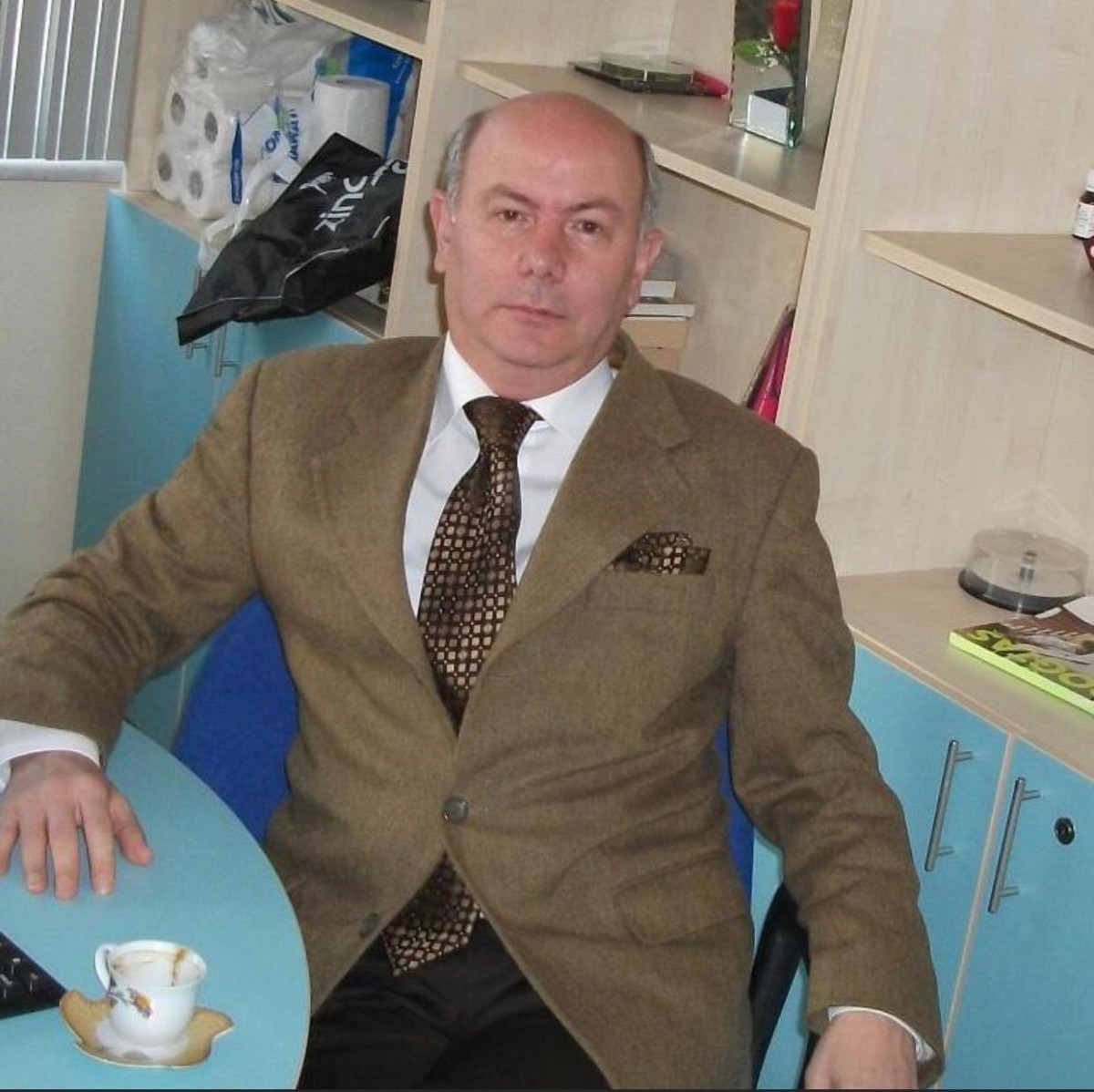 Beyin kanaması geçiren doktor hayatını kaybetti 